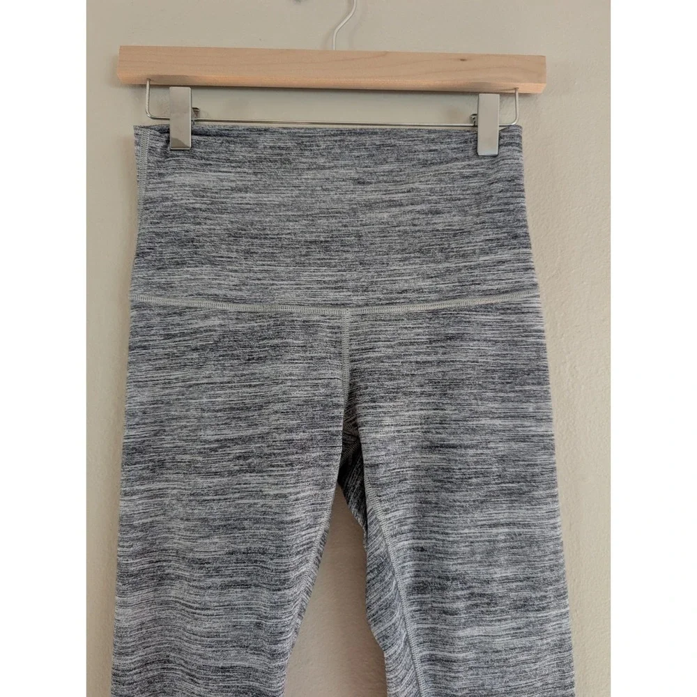 Lululemon High Rise Crop Leggings Grey Space Dye Heathered Size 6 Athletic Pants
